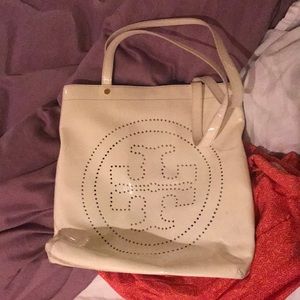 White shiny Tory burch bag